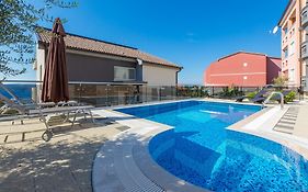Apartments Livaja